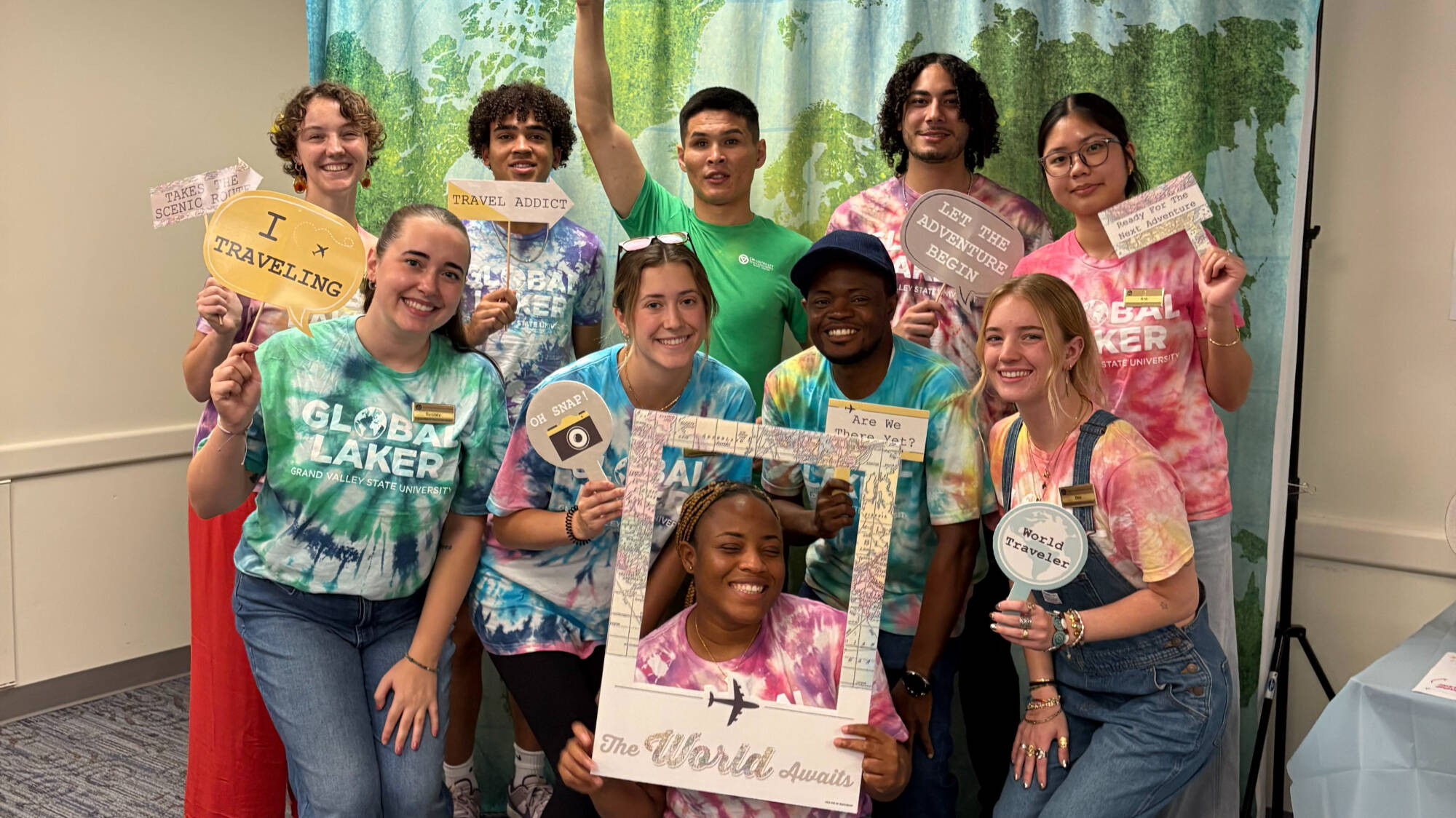 PIC Peer adviser team celebrating